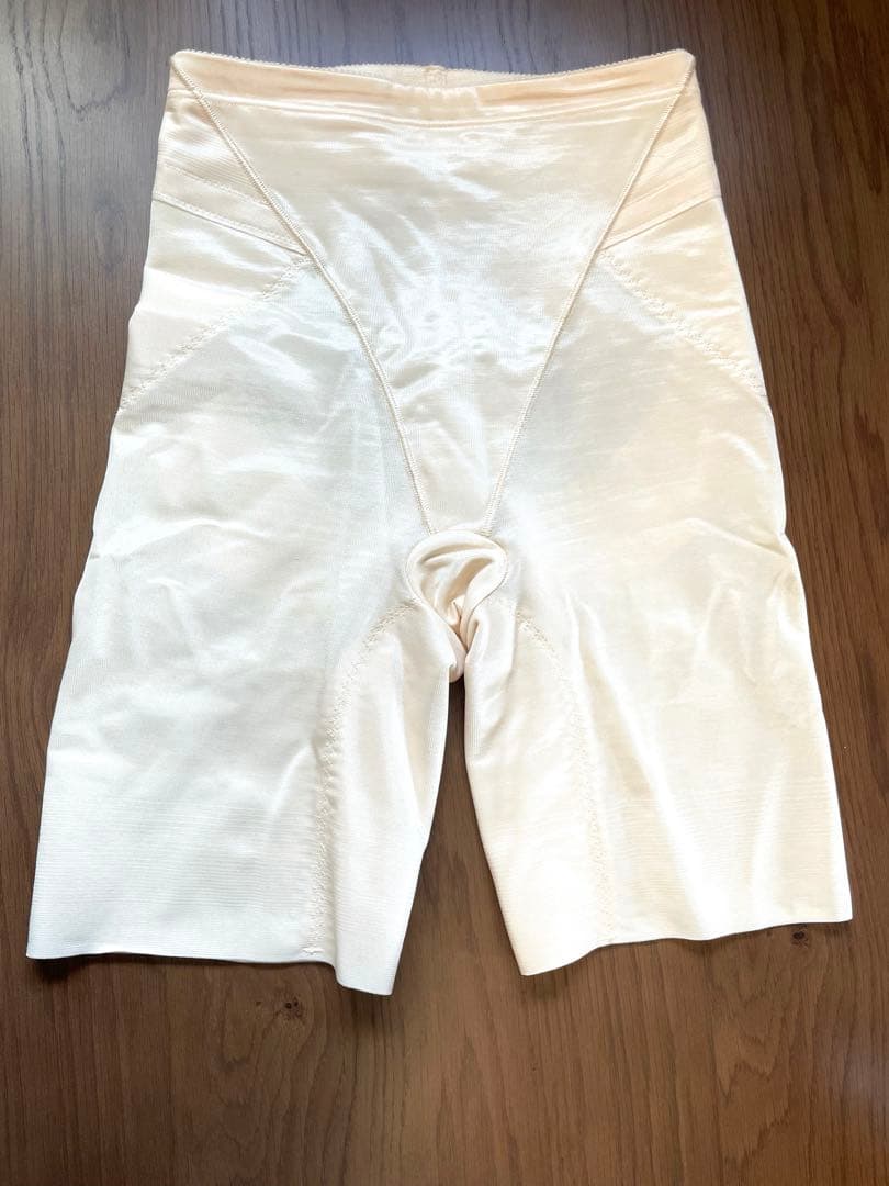 結婚式　ドレスインナー　FOUR SIS&CO.