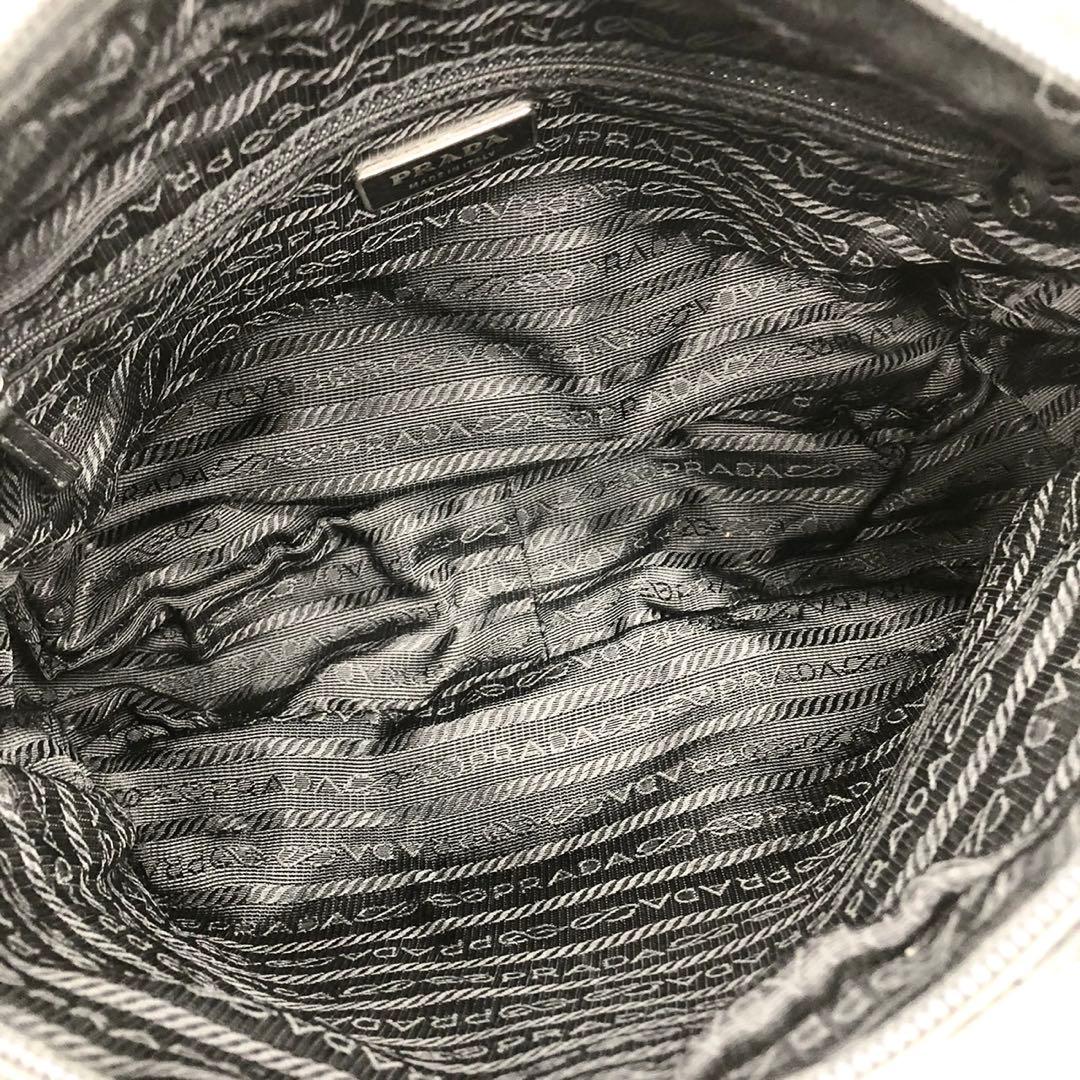 ✨人気✨ プラダ カメラバッグ ショルダーバッグ ナイロン 三角ロゴ ブラック